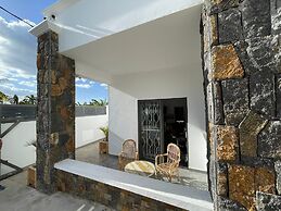 Spacious 4-bed Villa in Flic en Flac Roof top bar