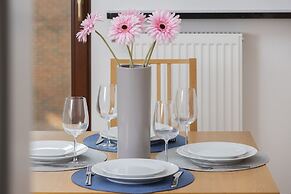 One Bedroom Apartment Okrzei by Renters