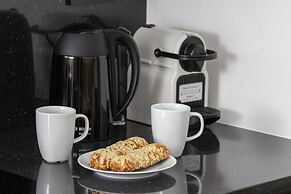 One Bedroom Apartment Okrzei by Renters