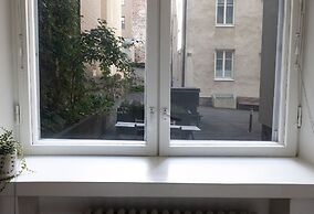 2ndhomes Cozy Studio in the Center