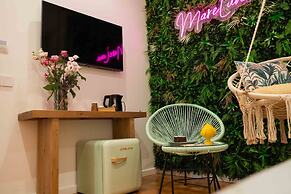 Mareluna Rooms