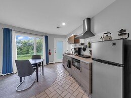 Coastal #1 and Cozy #2 - Seacliff Beach Suites