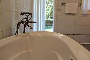 Coastal #1 and Cozy #2 - Seacliff Beach Suites