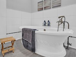 Coastal #1 and Cozy #2 - Seacliff Beach Suites