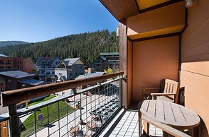 Riverside Condo with the Village and Continental View - Zephyr Mountai