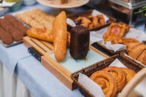 Zarafshon Parkside Hotel