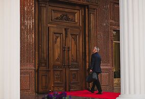 Zarafshon Parkside Hotel