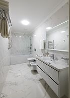 Zarafshon Parkside Hotel