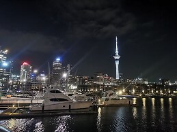 Waterfront Seaview Hotel Apartments