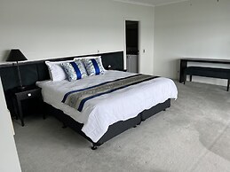 Waterfront Seaview Hotel Apartments