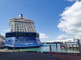 Waterfront Seaview Hotel Apartments