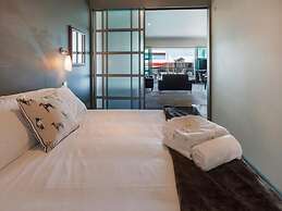 Waterfront Seaview Hotel Apartments