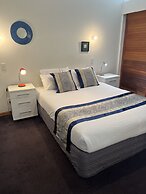 Waterfront Seaview Hotel Apartments