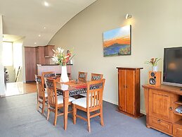 Waterfront Seaview Hotel Apartments