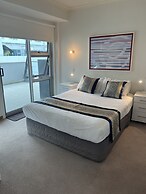 Waterfront Seaview Hotel Apartments