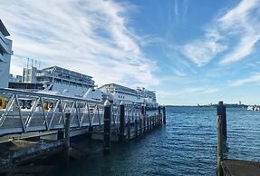 Waterfront Seaview Hotel Apartments