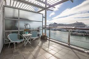 Waterfront Seaview Hotel Apartments