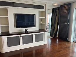 Waterfront Seaview Hotel Apartments