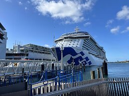 Waterfront Seaview Hotel Apartments