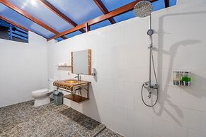 Pini Sentana Village