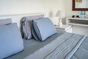 Pini Sentana Village