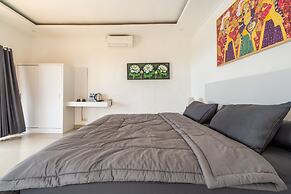 Pini Sentana Village