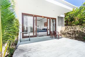 Pini Sentana Village