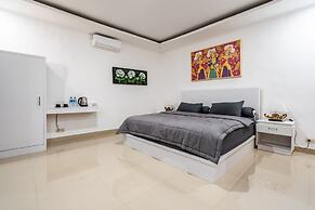 Pini Sentana Village