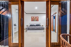 Pini Sentana Village