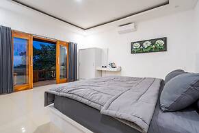 Pini Sentana Village