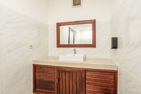 Pini Sentana Village