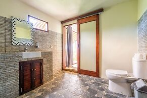 Pini Sentana Village