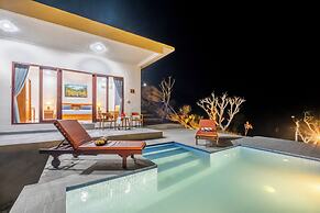 Pini Sentana Village