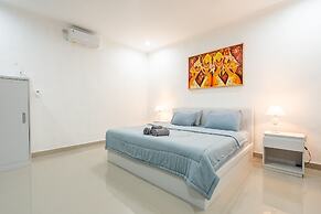 Pini Sentana Village