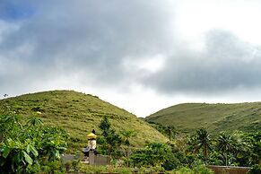 Pini Sentana Village