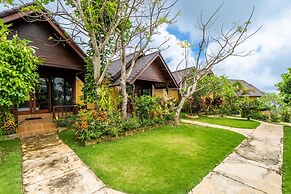 Pini Sentana Village