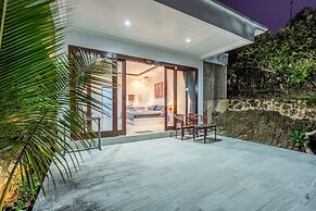 Pini Sentana Village