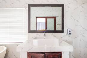 Pini Sentana Village