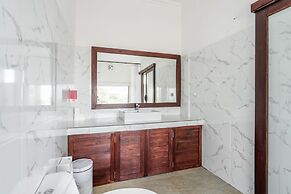 Pini Sentana Village