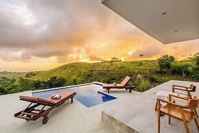 Pini Sentana Village