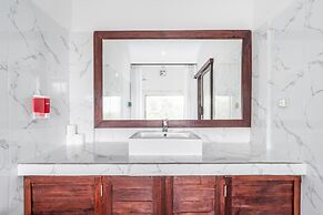 Pini Sentana Village