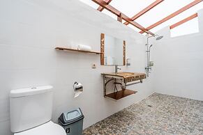 Pini Sentana Village