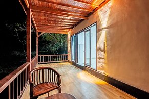 Pini Sentana Village