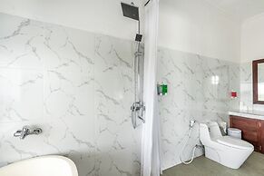 Pini Sentana Village