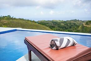 Pini Sentana Village