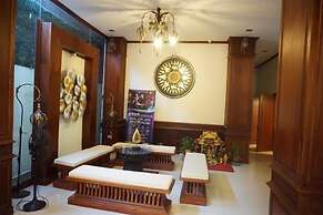 Manorom Classy Hotel