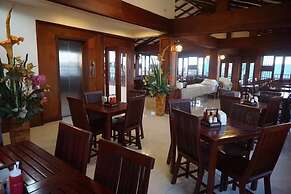 Manorom Classy Hotel