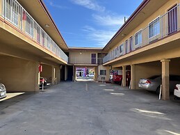 Deluxe Inn LA