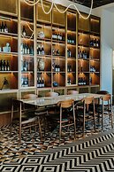 The Motley Hotel Richmond, Tapestry Collection by Hilton