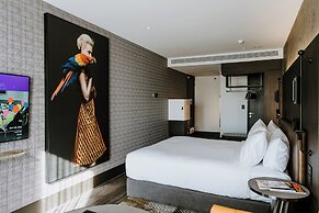 The Motley Hotel Richmond, Tapestry Collection by Hilton